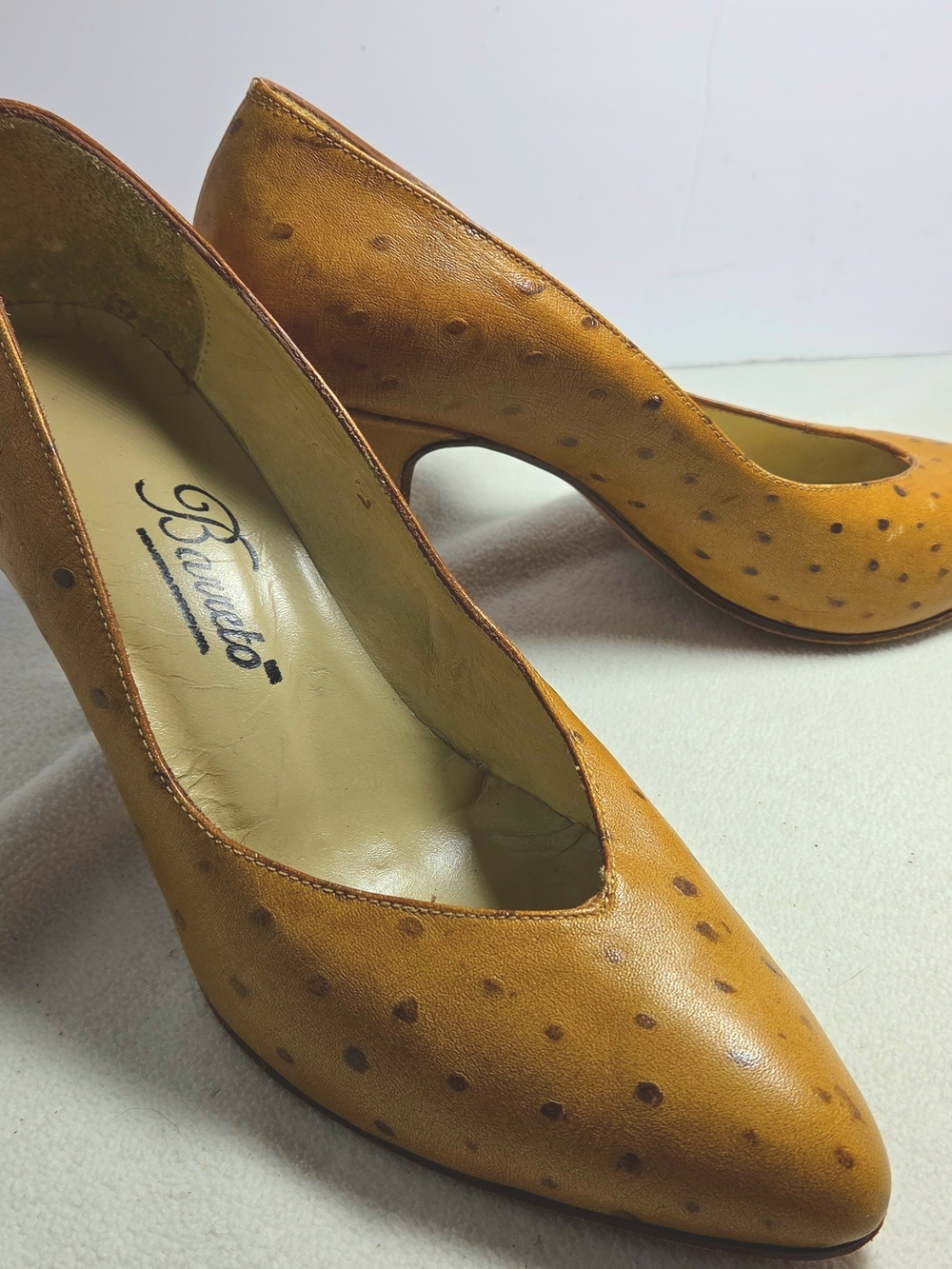 Hand Made Ostrich Vintage Leather Pointed-Toe Pumps Size 9